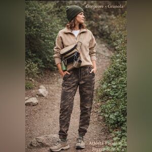 Athleta Farallon Jogger Camo Brown Size 8 EUC Drawstring Athletic Pants Gorpcore